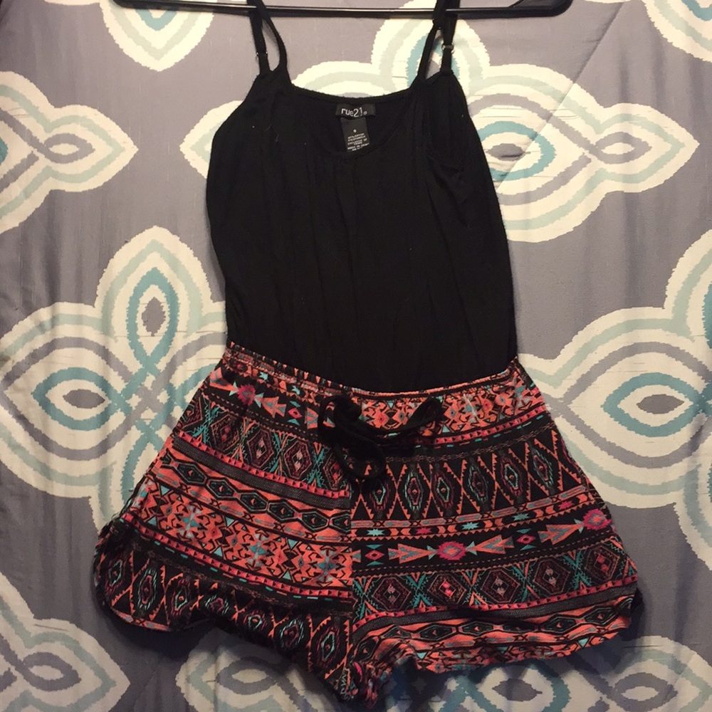Black+Tribal Print Romper